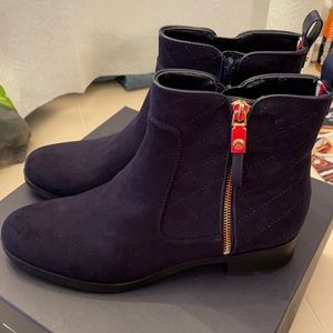 Tommy Hilfiger Navy Boots - Size 9
